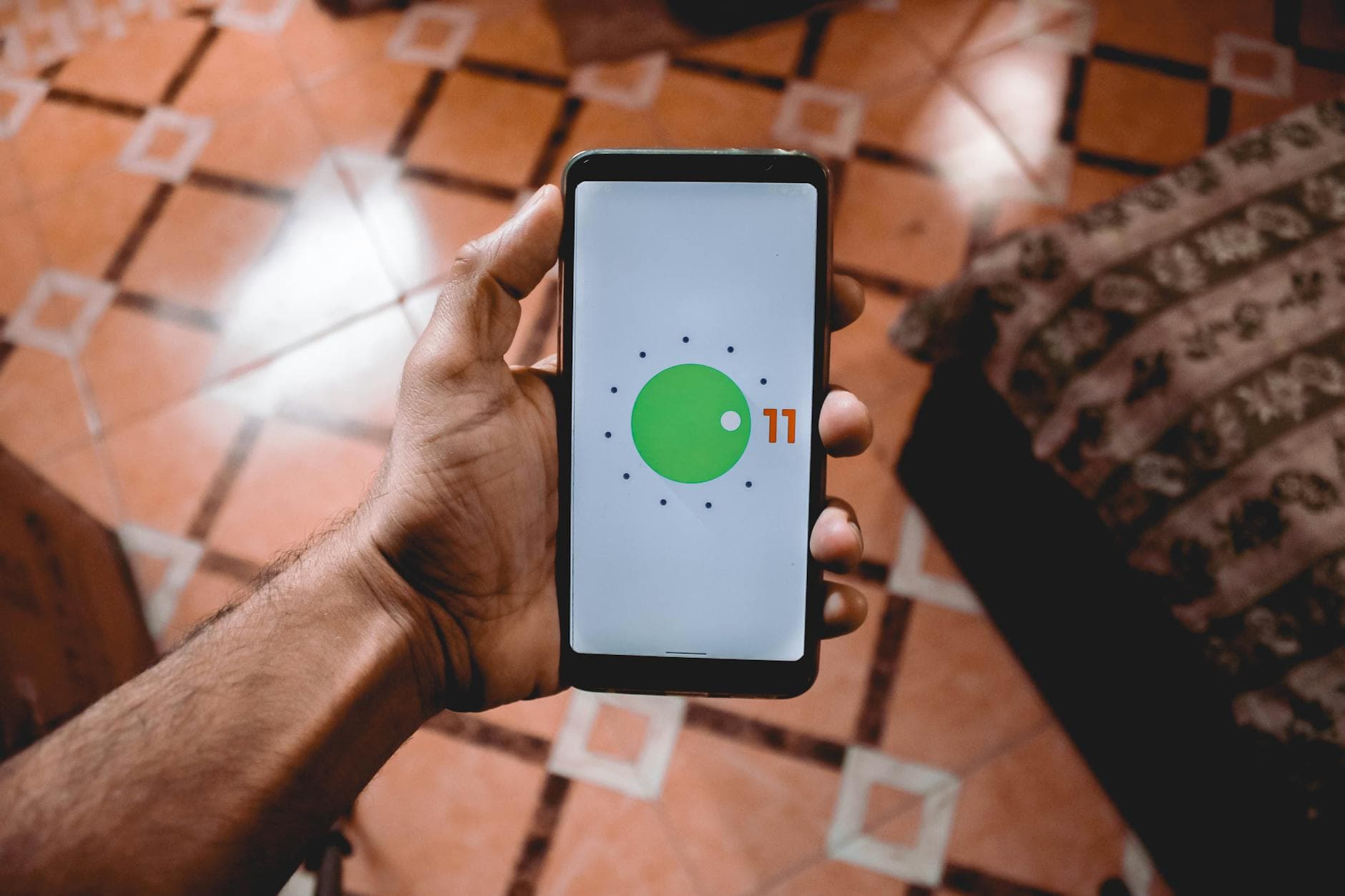 Android-puhelin hidastuu – näin saat sen nopeaksi taas kymmenessä minuutissa
